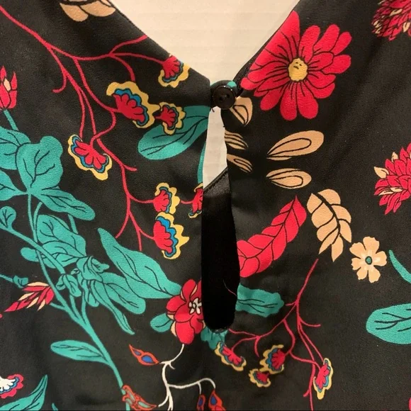 Sienna Sky black floral romper women’s large - Picture 8 of 12